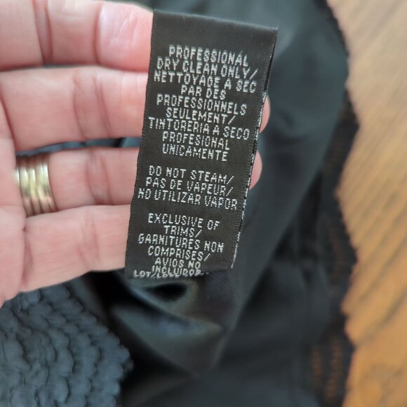 NERO Black Sleeveless Lace Cocktail Dress With Pleated Bodice & V-Neckline Sz 6‎ - Picture 14 of 16